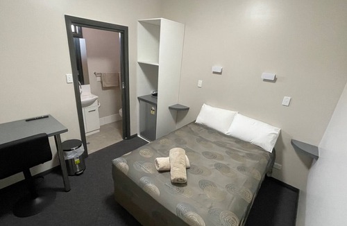 Broken Hill Cabin | Broken Hill Tourist Lodge