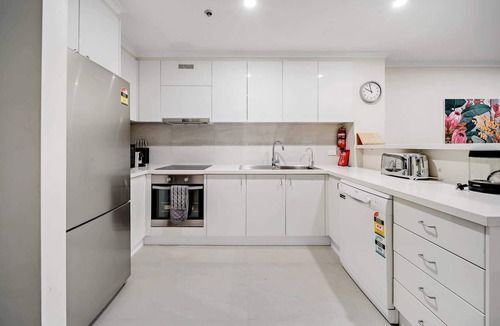 Canberra City Centre Apartment | Central 2-bed Apartment with Gym and Spa