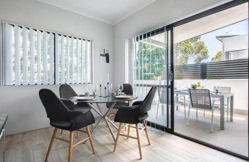 Attadale Apartment | Chic Exec 2bdr 2bath -River,FREO,Parking,AC
