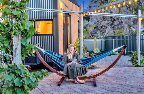 Port Willunga Cabin | Comfortable Tiny House Rental Perfect for Glamping in South Australia