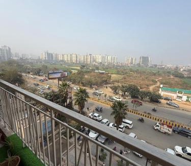 Ghaziabad Apartment | Cozy Studioo