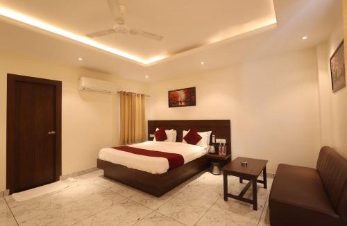 Gomti Nagar Hotel | Crystal Suites