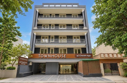 Udyog Vihar House | Deluxecloud Bay
