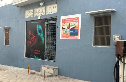 Mathura House | Divine Stay - Facing Krishna Janmabhoomi Temple, Mathura/Vrindavan - Sleeps 2-6