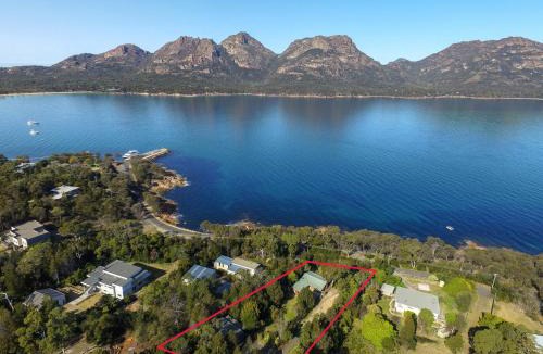 Coles Bay House | Driftwood