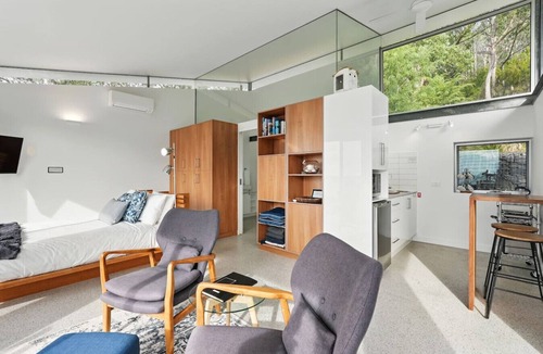 Eaglehawk Neck Apartment | Eaglehawk Pavilions – Bayview Pavilion Two