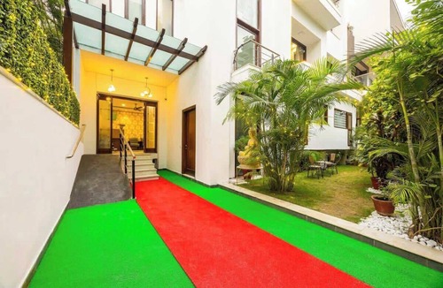 Sector 40 Apartment | Eco-friendly vibes, cozy space