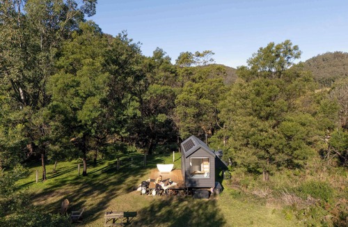 Murrays Run Apartment | Elizabeth & Madeline - Hunter Region