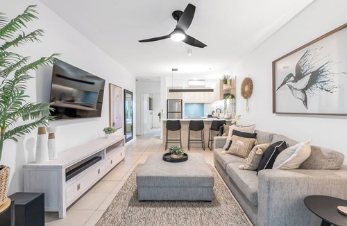 Palm Cove Hotel | Elysium Private Accommodation at The Beach Club