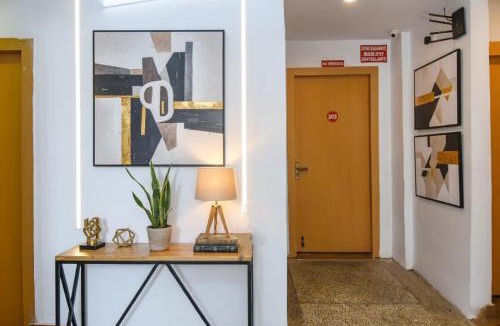 Kolkata Hotel | FabHotel Globe Express - Nr Ruby Hospital