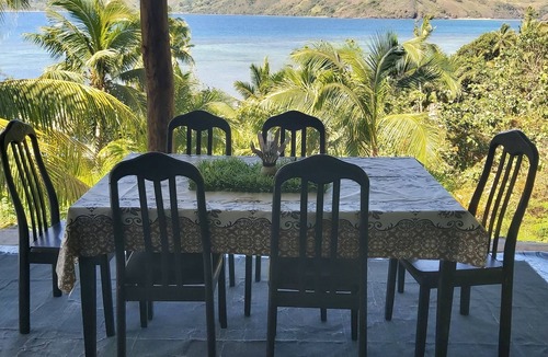 Wayasewa Island House | Fijian family community stay in paradise.