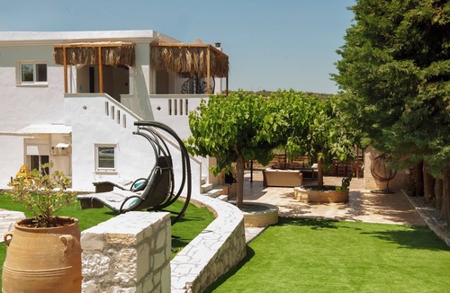 Stavromenos Villa | Fisi & Wellness Exclusive Villa with Spa Vibes