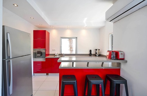 Tel Aviv Promenade Apartment | Fragrant Flower 3BR by HolyGuest - Free Parking
