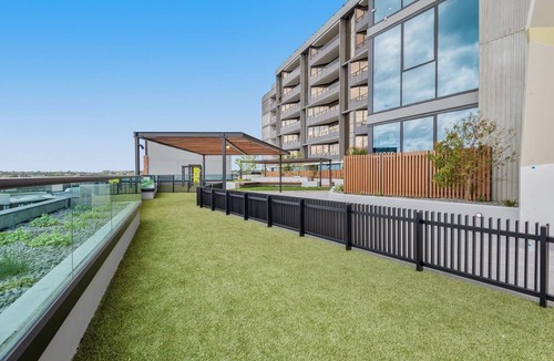 Alphington Apartment | Generous 2-Bed Apartment with Great Amenities