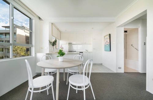 McMahons Point Apartment | Harbourside 32