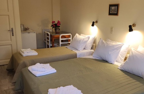 Mithimna Hotel | Hotel Iris