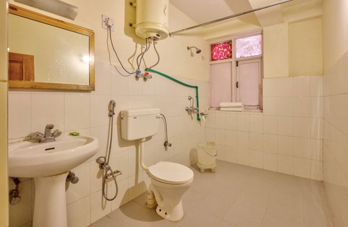 Aleo Bed & Breakfast | Hotel Monarch Residency Manali