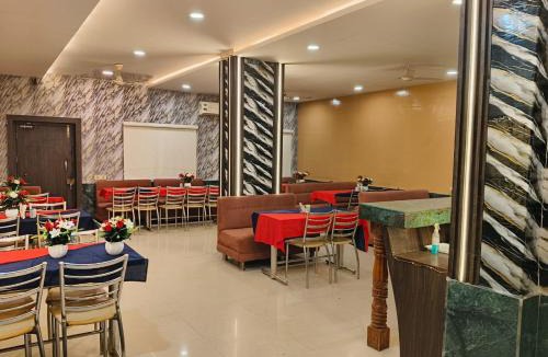 Datia Hotel | Hotel Surya