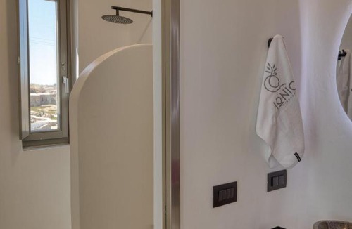 Plintri Hotel | Ionic Suites