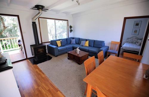 Guilderton House | Just Beachy - Quiet & Relaxing - comfortable beach cottage