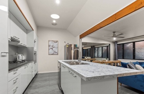Spring Hill House | KozyGuru | Spring Hill | 2 Bed 2.5 Bath