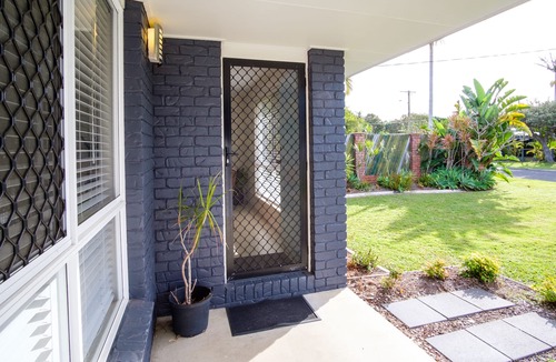 Coolum Beach House | 'LANUI' - PET FRIENDLY