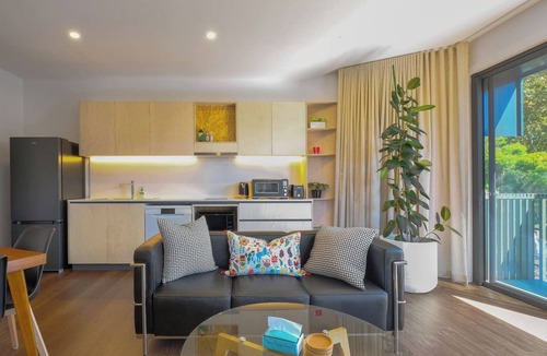 Kirribilli Apartment | Luna Glow Harbourside Escape near Sydneys Icons