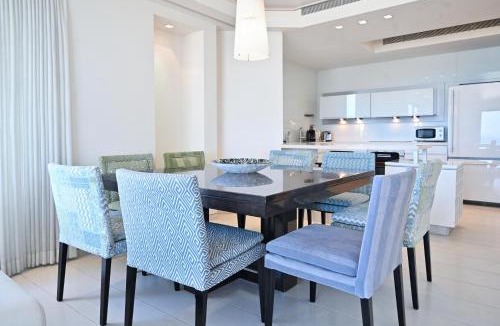 Kerem HaTeimanim Apartment | Luxurious Beach Front 1BR by HolyGuest