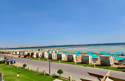Sahl Hasheeh Apartment | Luxury Beachfront Studio Foreigners Only
