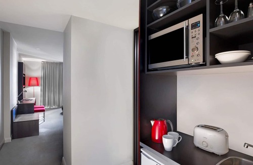 Adelaide Central Business District Hotel | Mantra Hindmarsh Square Adelaide