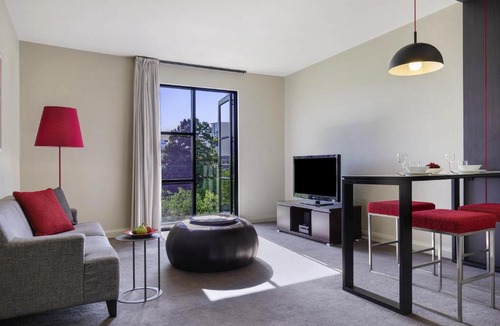Adelaide Central Business District Hotel | Mantra Hindmarsh Square