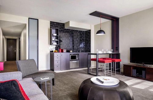 Adelaide Central Business District Hotel | Mantra Hindmarsh Square