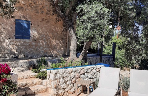 Tselendata House | MATHILAD'S HOUSE: traditional stone house in unspoiled nature