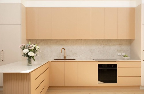 St Kilda House | Modern Comfort with Parking St Kilda West