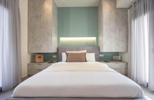 Exarhia Apartment | Modern Studio in Exarchia l Private Balcony