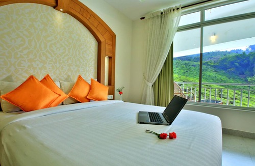 Chithirapuram Hotel | Monsoon Grande