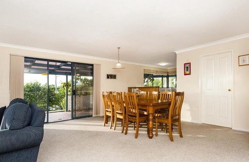 Guilderton House | Moore Views - Stunning River Views