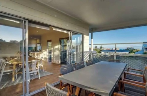 Middleton House | Morrison at Middleton Surf, Sun, Sand and explore the best of the Fleurieu 🌊