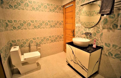 Manali House | Mountainshack Riverside Stay & Cafe