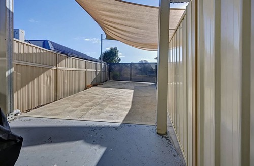 Llanarth Apartment | Ophir Studio. Quiet Workspace Retreat. Bathurst