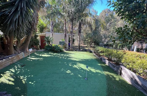 Kew House | Panoramic Tree view Melbourne city with Mini Golf