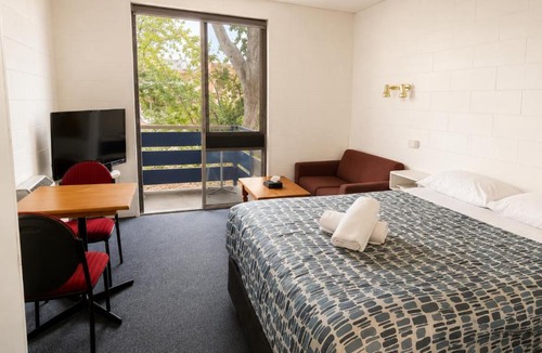Kew Hotel | Pathfinder Motel