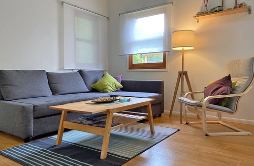 Amity Point House | Pet Friendly Bungalow in quiet Street