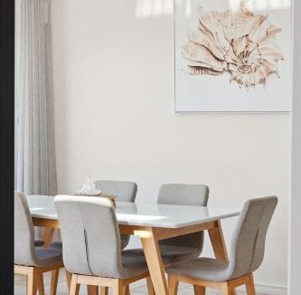 Wannanup House | Pet Friendly Luxe Canals Waterfront Retreat with Private Jetty & Spa