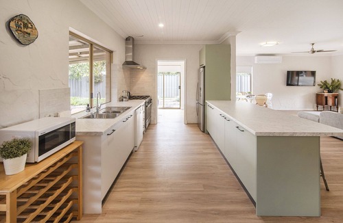 Abbey House | Phillips Beach Hide Out