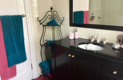 Arcadia Bed & Breakfast | Private, Cosy 3 Room Queen Suite with Pool, Arcadia