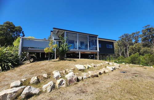Southern House | Private Two Bedroom unit located on 63 acres Stunning views. Beautiful Sunroom.