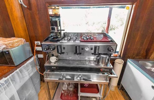 Upper Warren House | Queen & King Single Chalet 7 | Manjimup WA