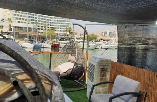 Be'er Ora Boat Rental | RedSeaSuite Duplex Suite + Attached Car