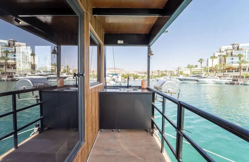 Be'er Ora Boat Rental | RedSeaSuite Duplex Suite + Attached Car